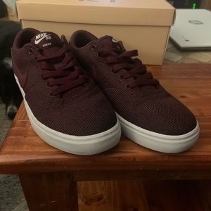 Maroon Nike SB